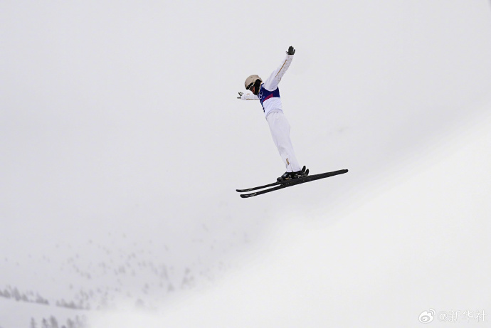 【#中国空中技巧男团4人全部进决赛#】当地时间2月20日，米兰冬奥会自由式滑雪男