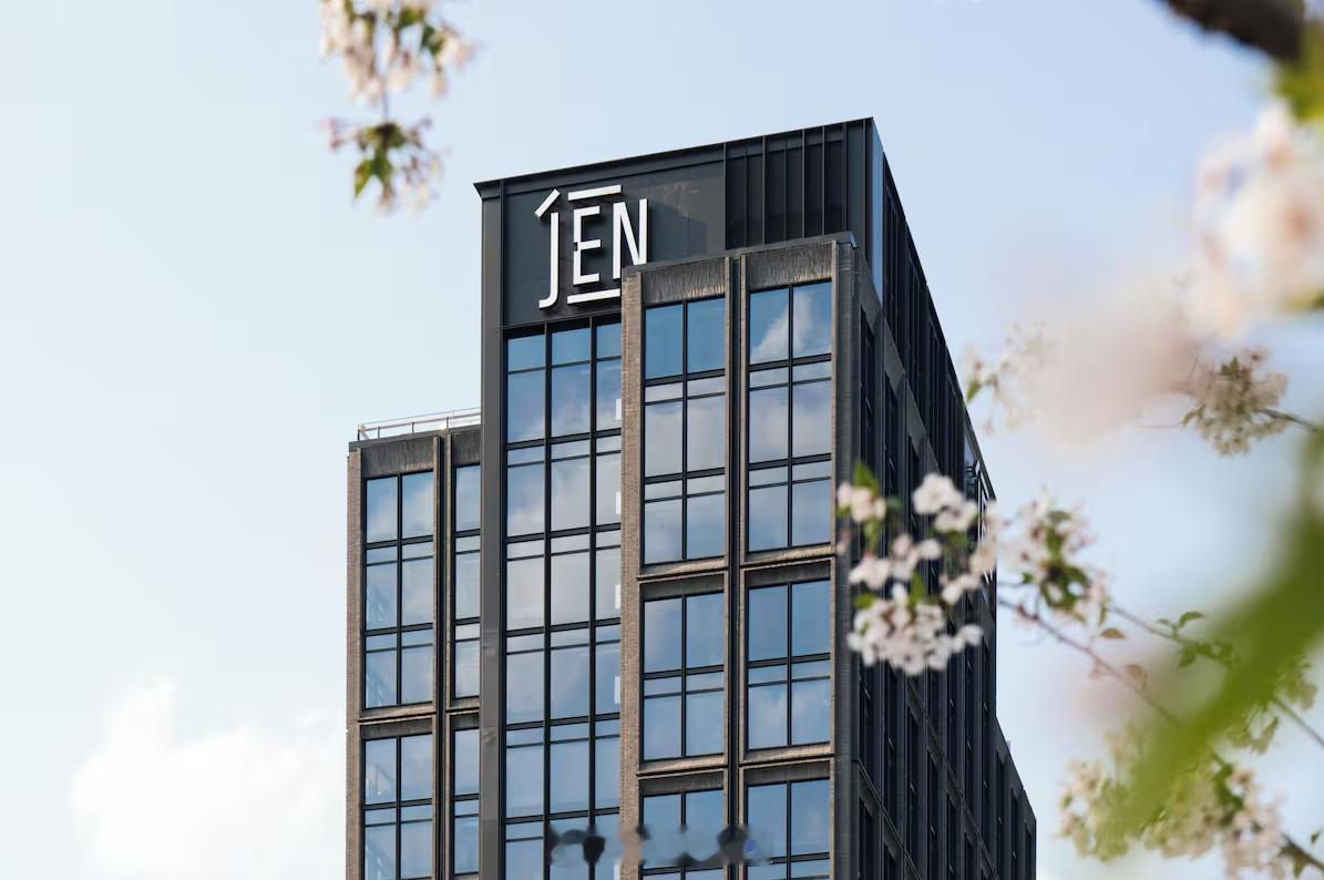 刚开业的杭州JEN酒店，也是第10家JEN酒店。酒店拥有176间客房和套房，整体