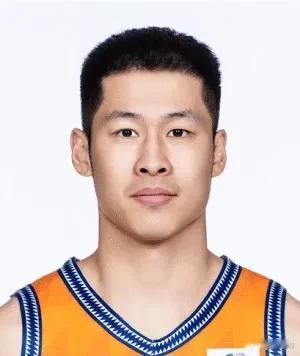 卢伟啊，下场千万别把崔晓龙放进大名单了，不是说他能力不行，你季后赛都不让他打，现