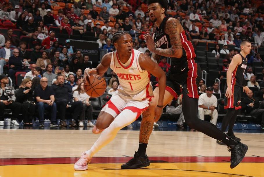 火箭今天对阵尼克斯队，最终火箭队在主场大胜对手。尼克斯队的全明星后卫布伦森表现一