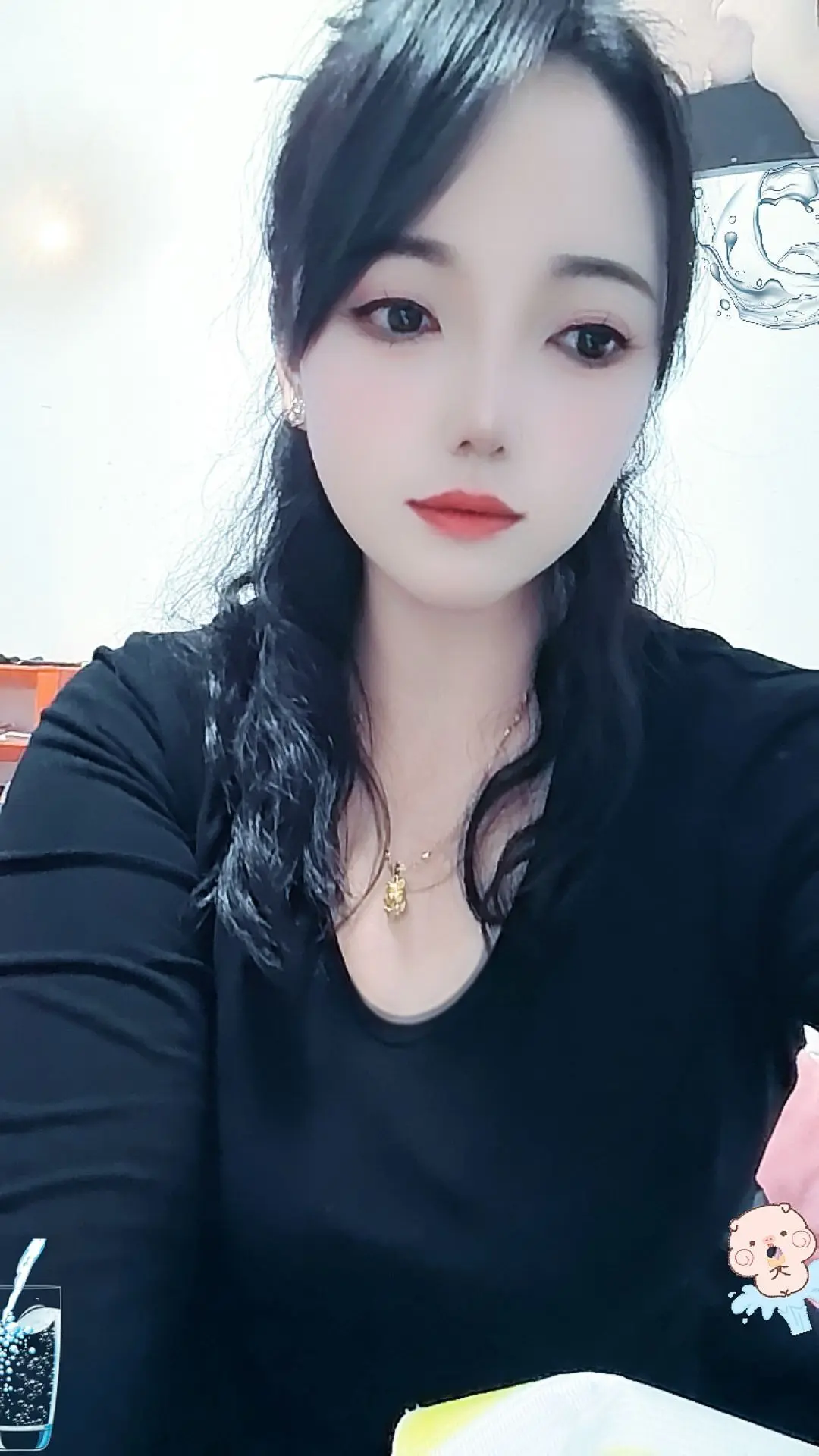 其实一个人挺好的，虽然孤独，但是安静，没有辜负，没有背叛，没有期望，也...