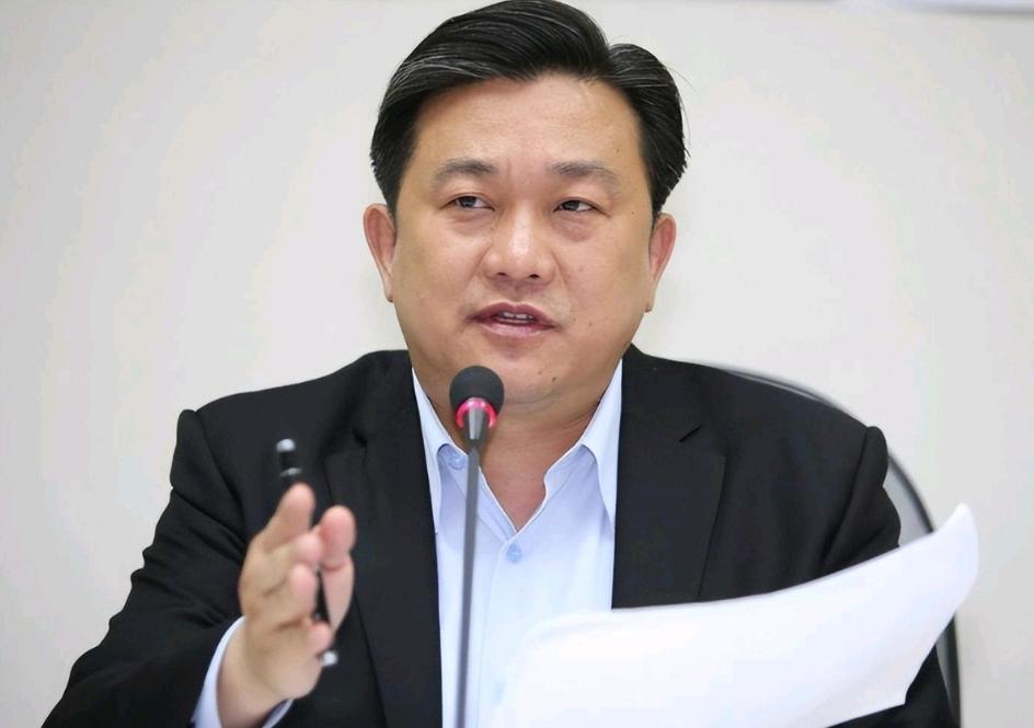 “台独分子”王定宇指责大陆打击“台独”势力，是在给台湾内部制造矛盾！

说白了，