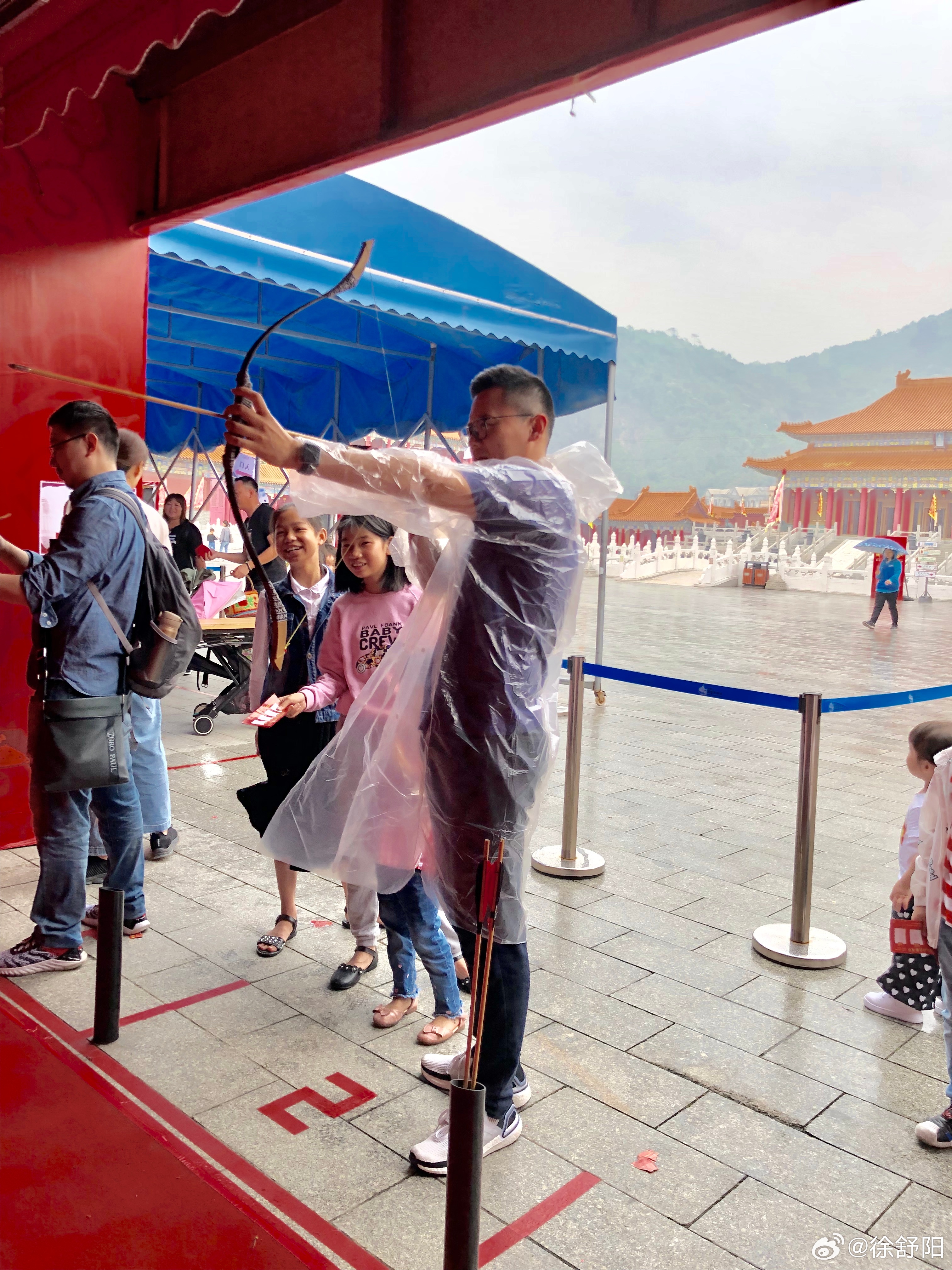 中国人真想搞好体育，高考直接语数外+体育就行，体育设100分，项目按目前主流项目