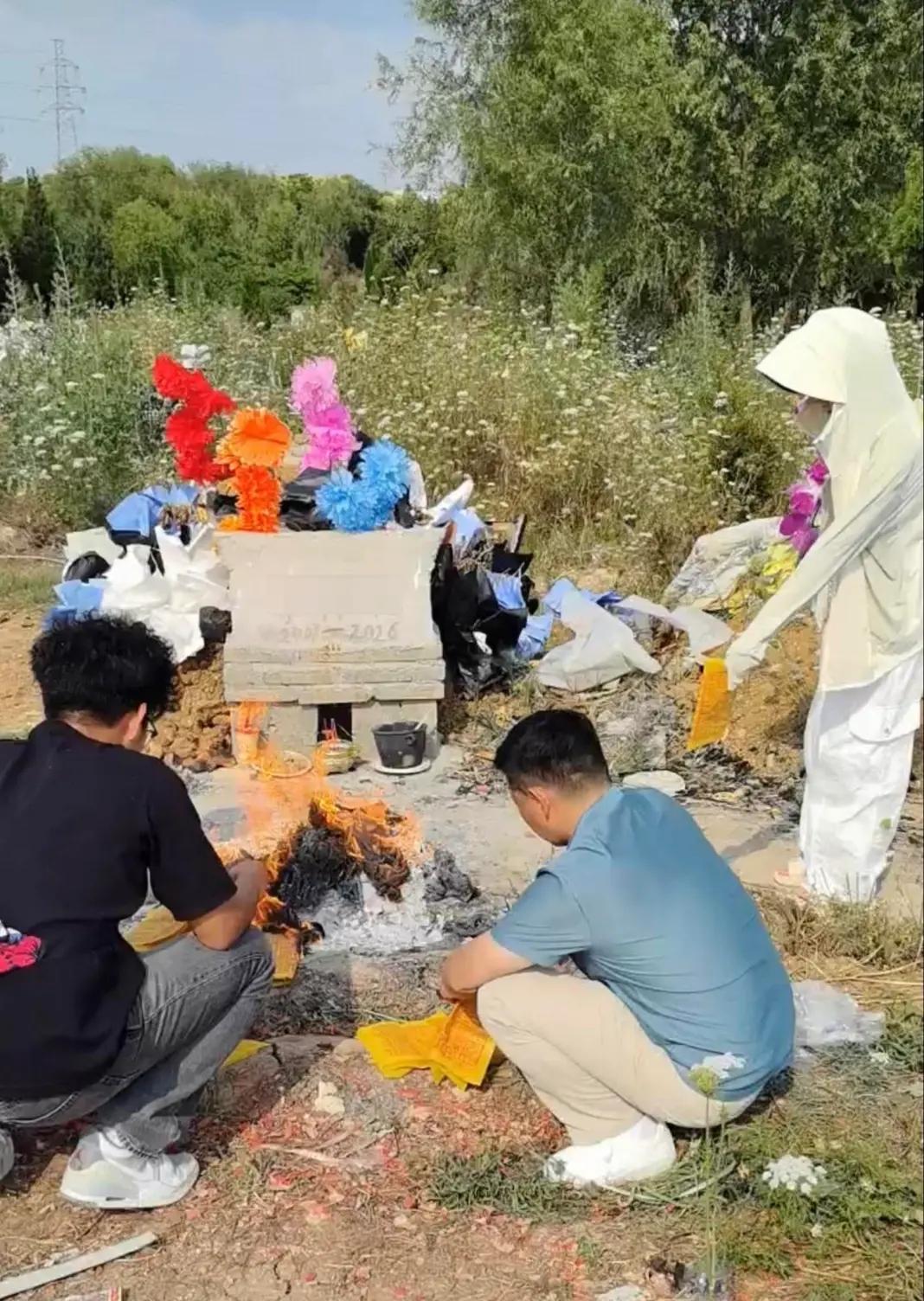 “敢不敢出来崩一下！”河南郑州，19岁大一学生梓沐深夜被刚认识一个月的摩友连发语