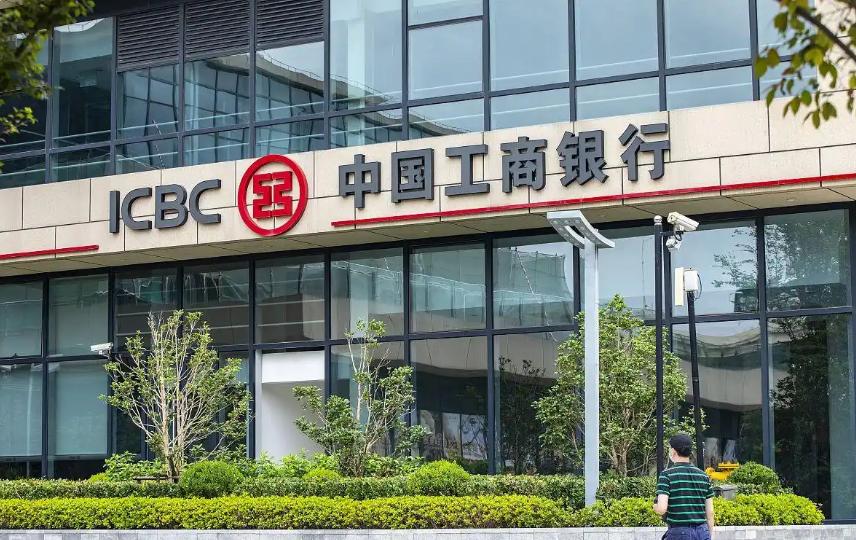 《经营贷到期，延期还款有戏吗？一文读懂协商攻略》
“银行催收电话打爆了，经营贷还