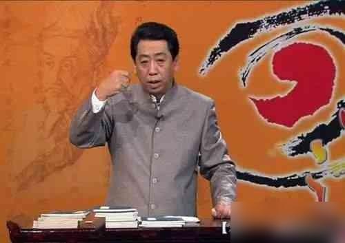 还记得这个初代电视骗子吗？

现在回头看十几年前那股全民跟着他疯抢绿豆的劲儿，真