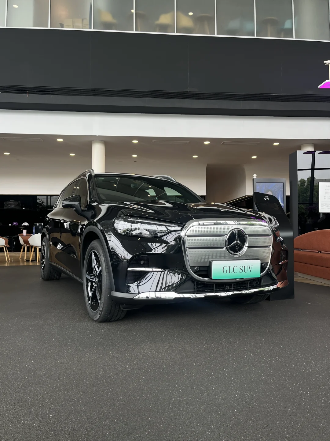 奔驰纯电GLC，颜值实力兼备