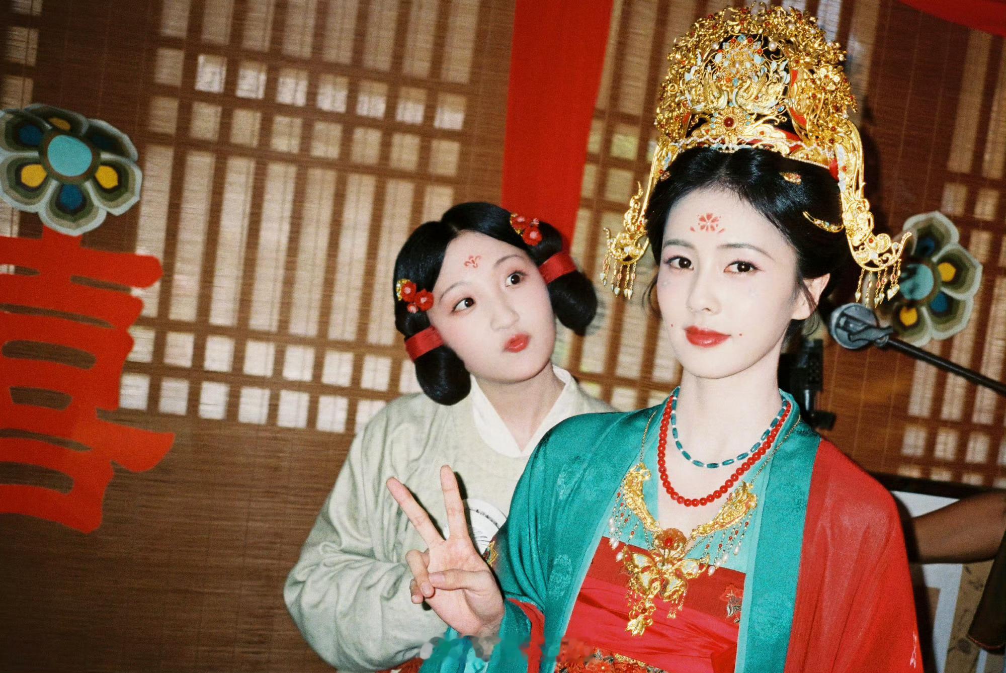 白鹿发莫离战报白鹿朋友圈发莫离战报 白鹿朋友圈发莫离战报，都来看我们叶璃 