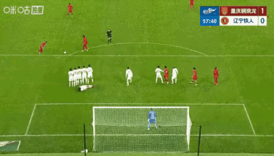 完啦！辽宁铁人红牌，马宁直接红牌罚下瓦吉奇，辽宁铁人少1人作战，刚刚被罚下，重庆