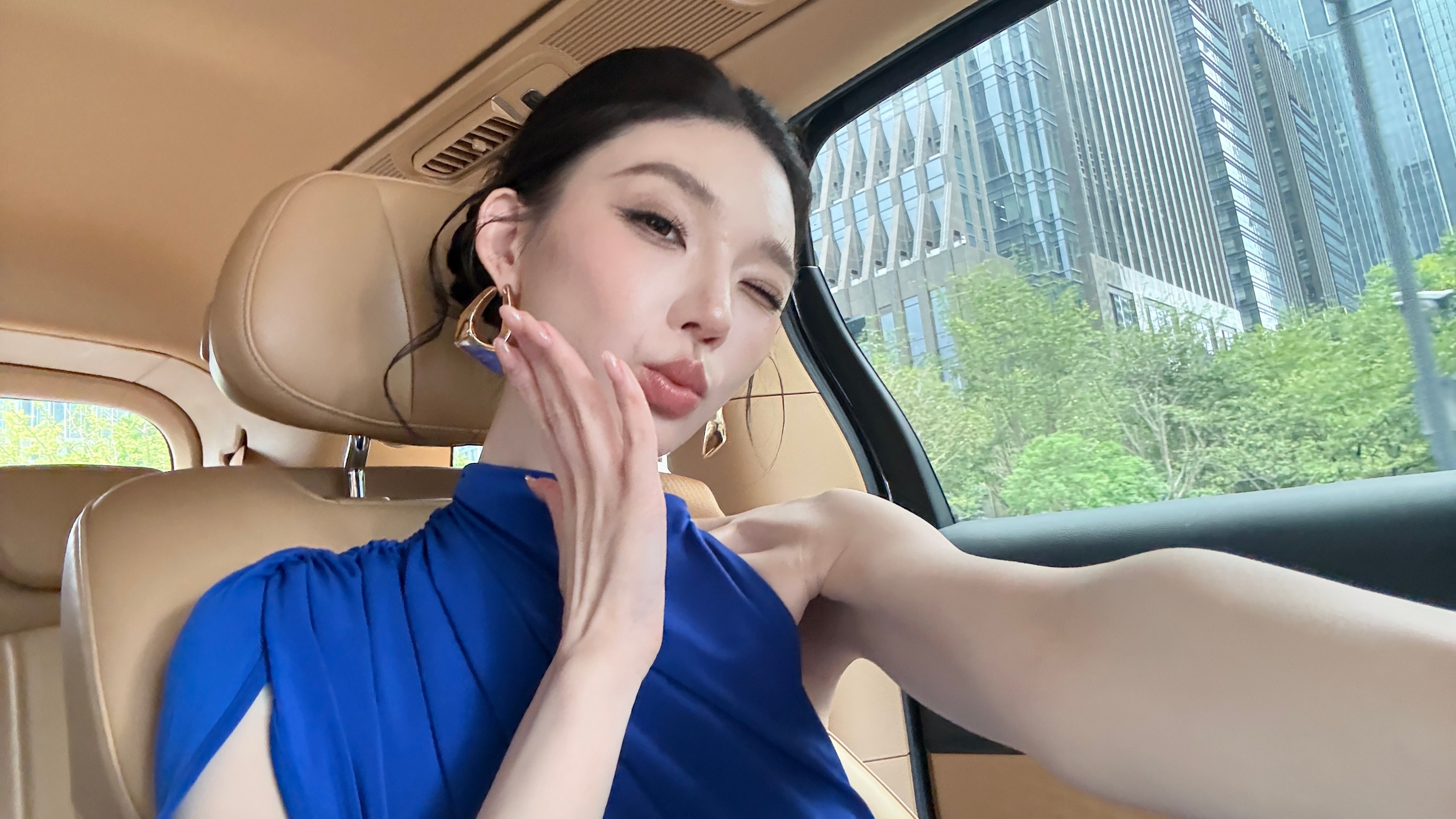 上班打卡🤟🏼晚点领个奖💙🧏🏻‍♀️ ​​​