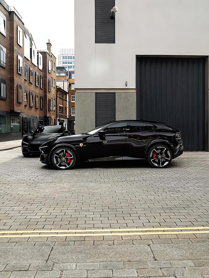 我爱车Ferrari法拉利❤️🖤 