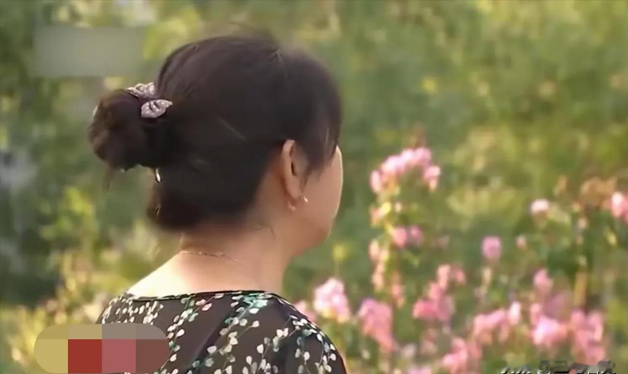 35岁女子，没买什么东西，一年时间却花掉14万，丈夫怎么也想不通，这天，他把妻子