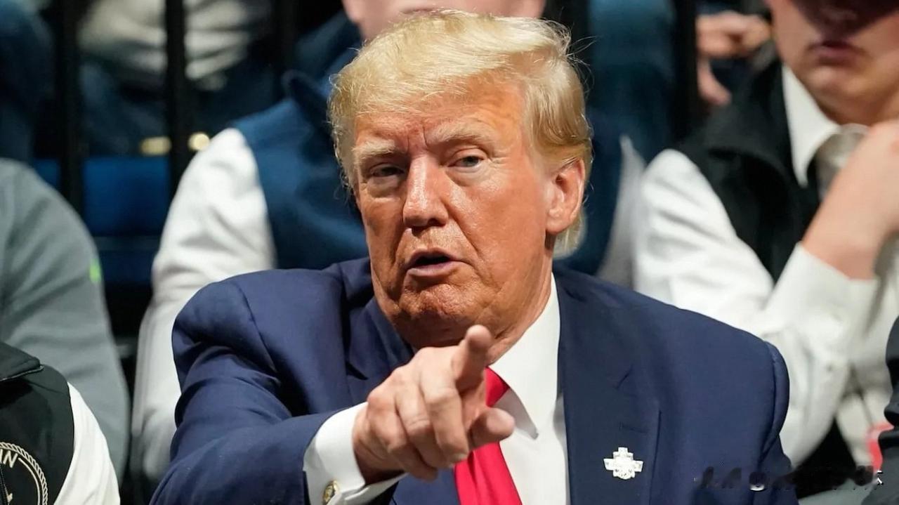 霍尔木兹收费闹剧：霸权的换壳算计
 
距离特朗普抛出霍尔木兹海峡20%通行费的言