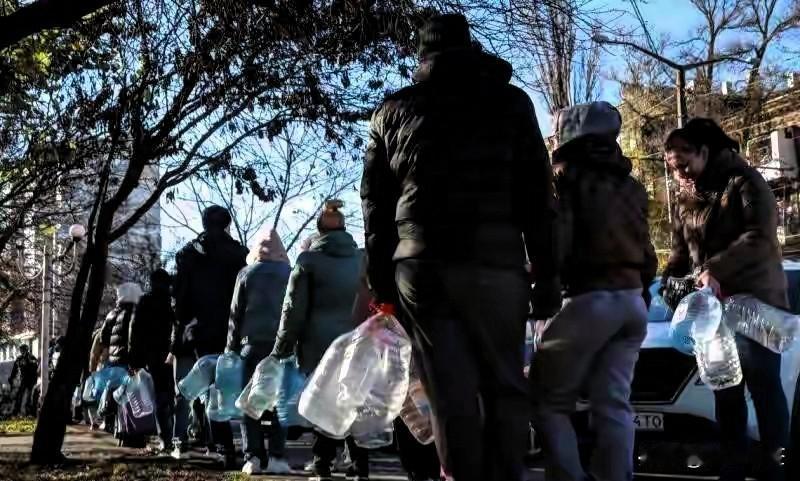 乌克兰会为了停止战火，放弃部分领土吗？近期美乌柏林会谈、俄乌战场交锋不断，这个问