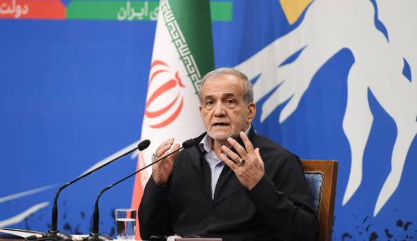 导弹打了89波，双方都没服软，可佩泽希齐扬突然换了一种武器——一封写给美国人民的