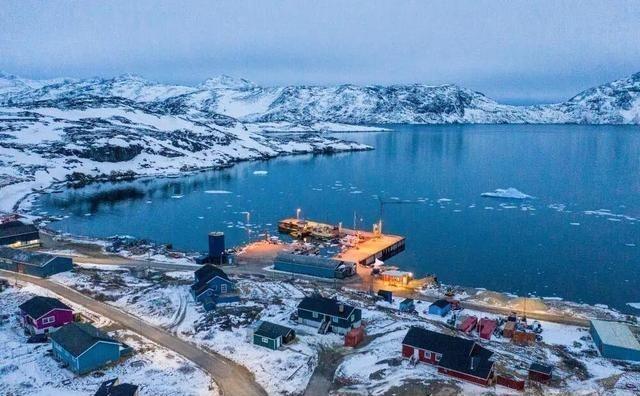 我们一向奉行“摸着鹰酱过河”的原则，既然美国能占格陵兰岛，那中国应该对美国说：既
