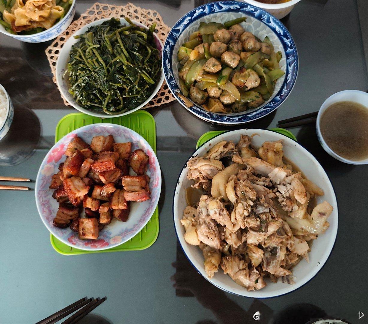 冬至大餐，祝各位冬至快乐，阖家幸福！ 