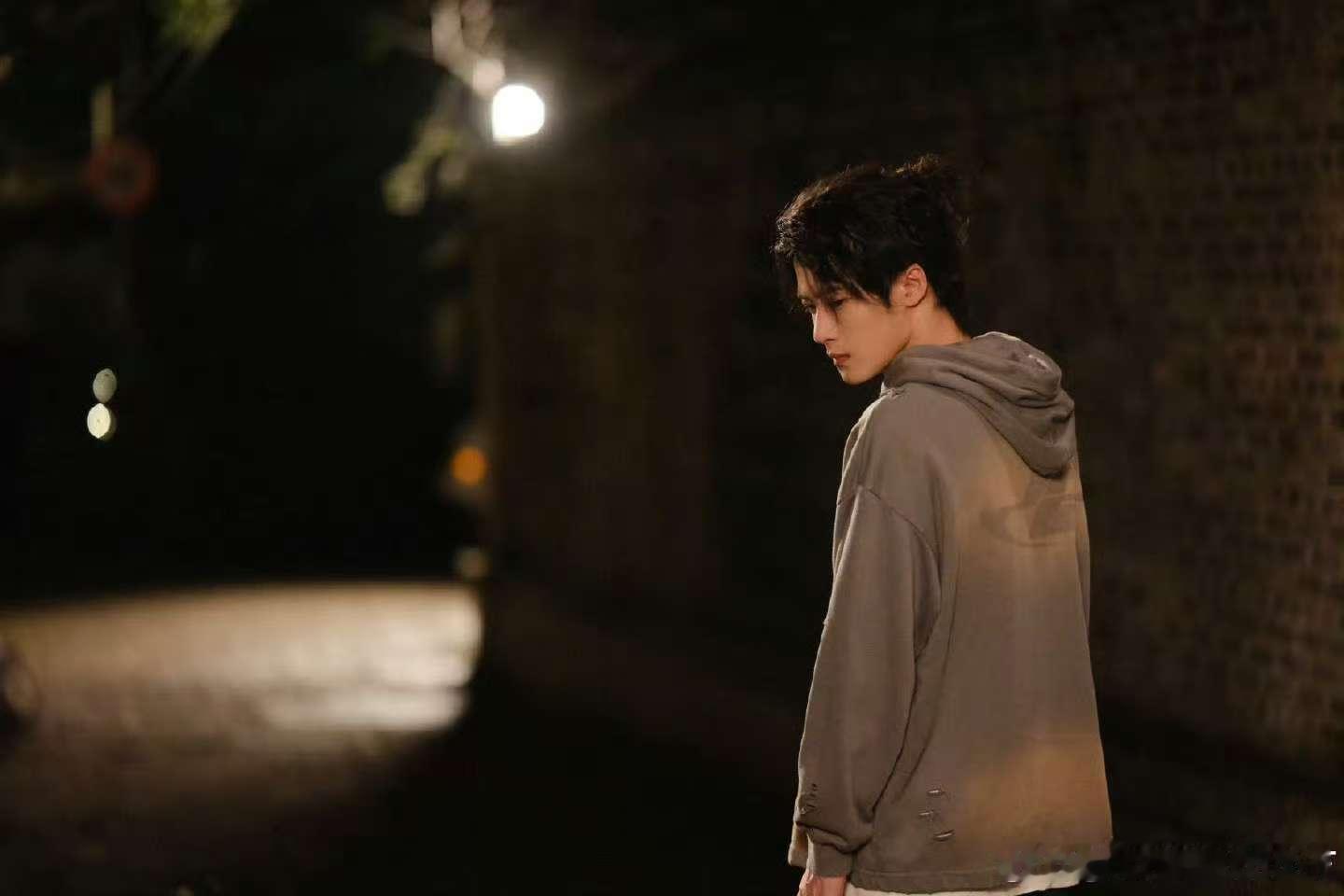 两个沈翊 猎罪图鉴2看得我害怕了，看似是和谐杜队和沈翊，结果两个人之间居然还开始