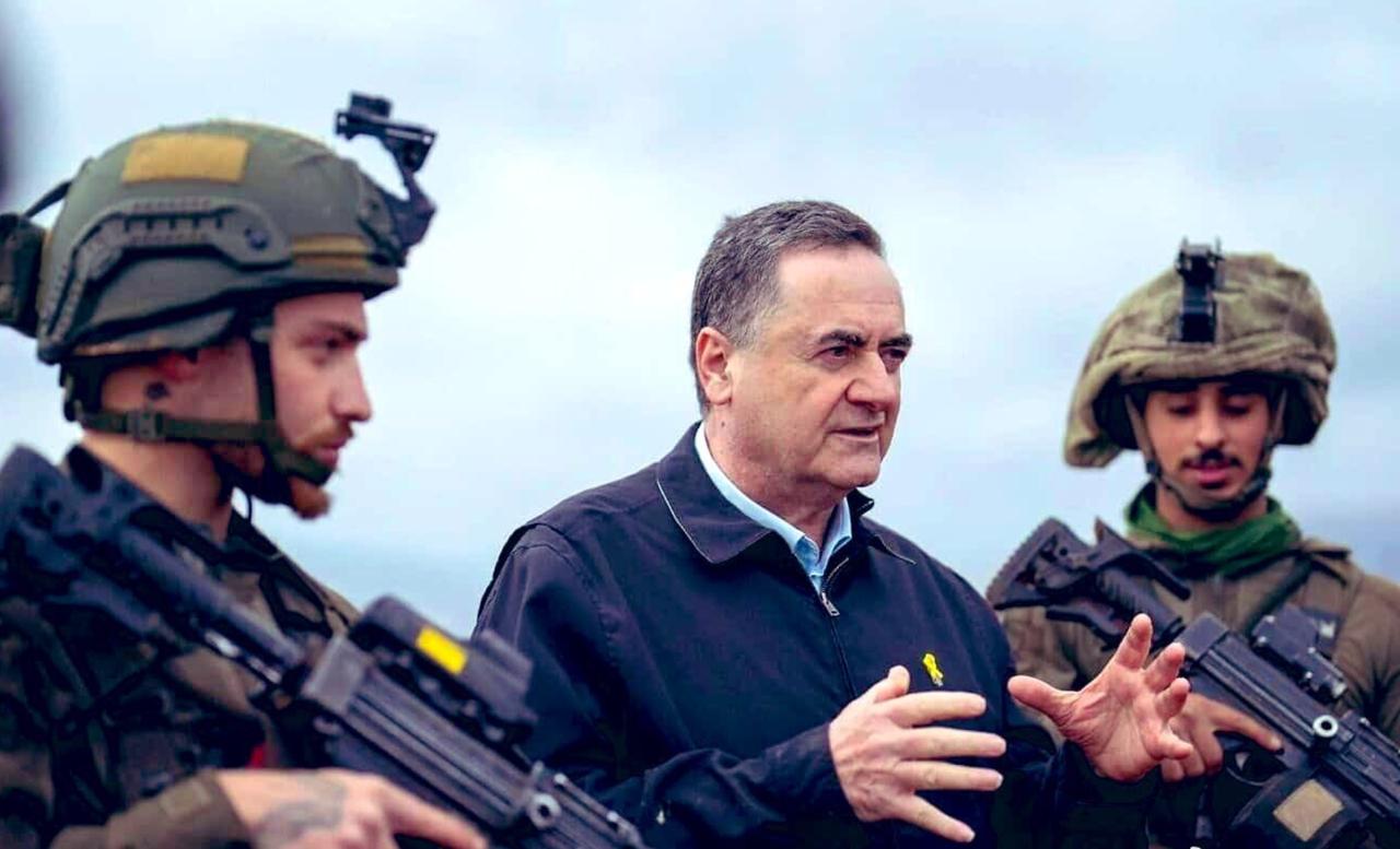 遗憾啊，卡茨就差一点点，还是让他溜走了。

以色列国防部长卡茨，去黎以边境视察战