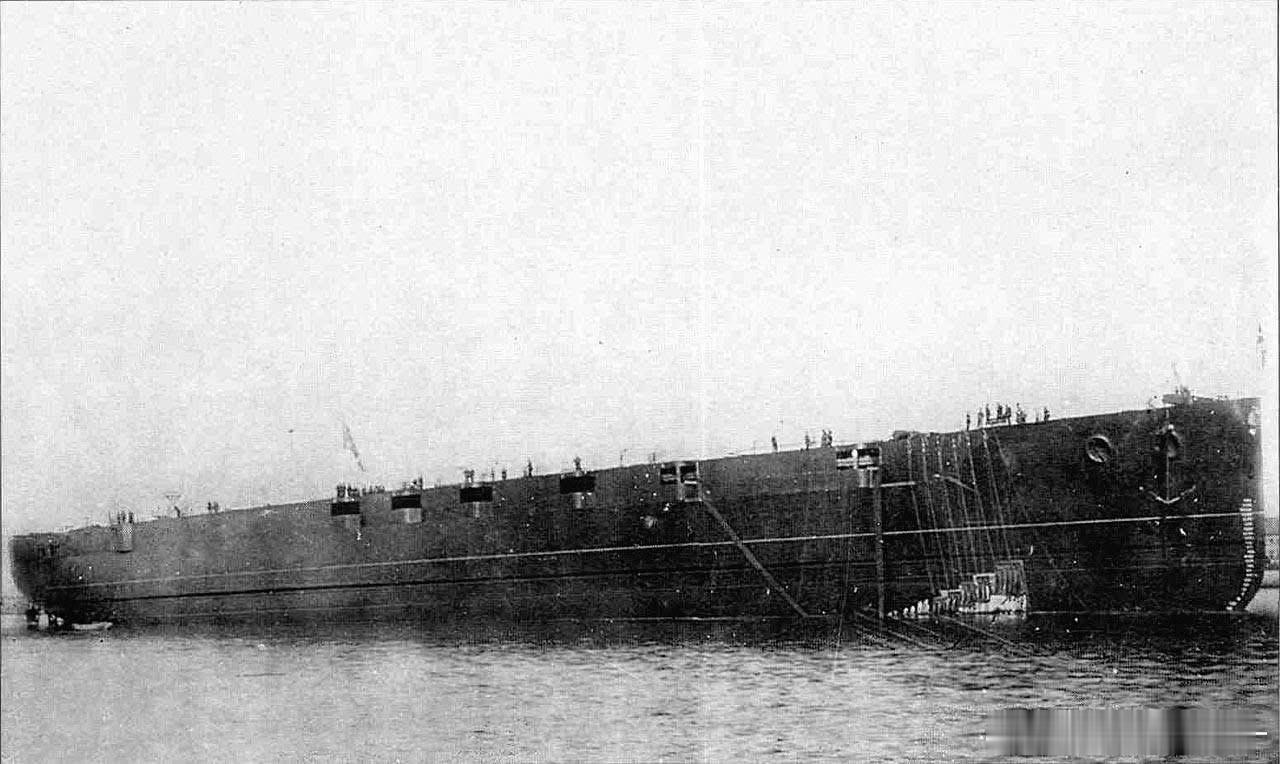 下水后舾装的沙俄海军玛利亚皇后号无畏舰，摄于1914年底的尼古拉耶夫船厂军事历史