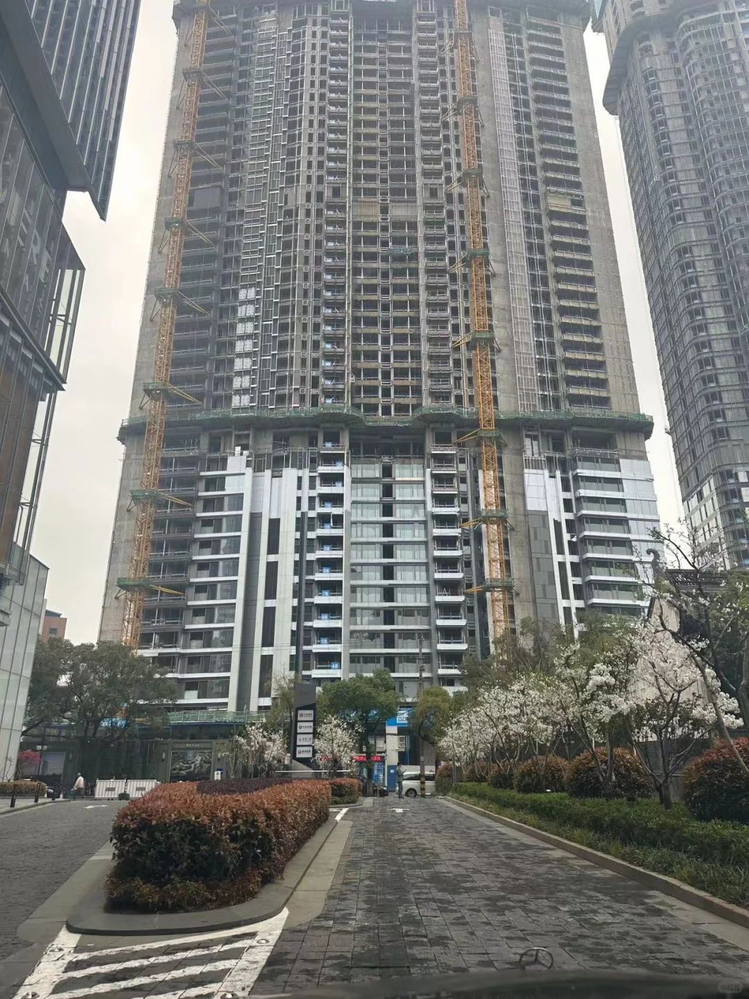 恒隆府已经在做外立面了，预计3季度开售