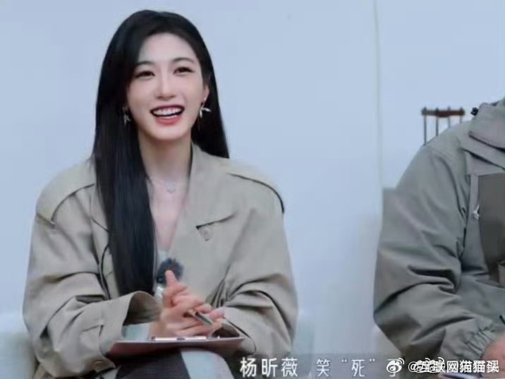 谁家恋综让闺蜜实时支招啊恋爱特别邀请这综艺也太懂了！闺蜜实时发消息支招，比本人还