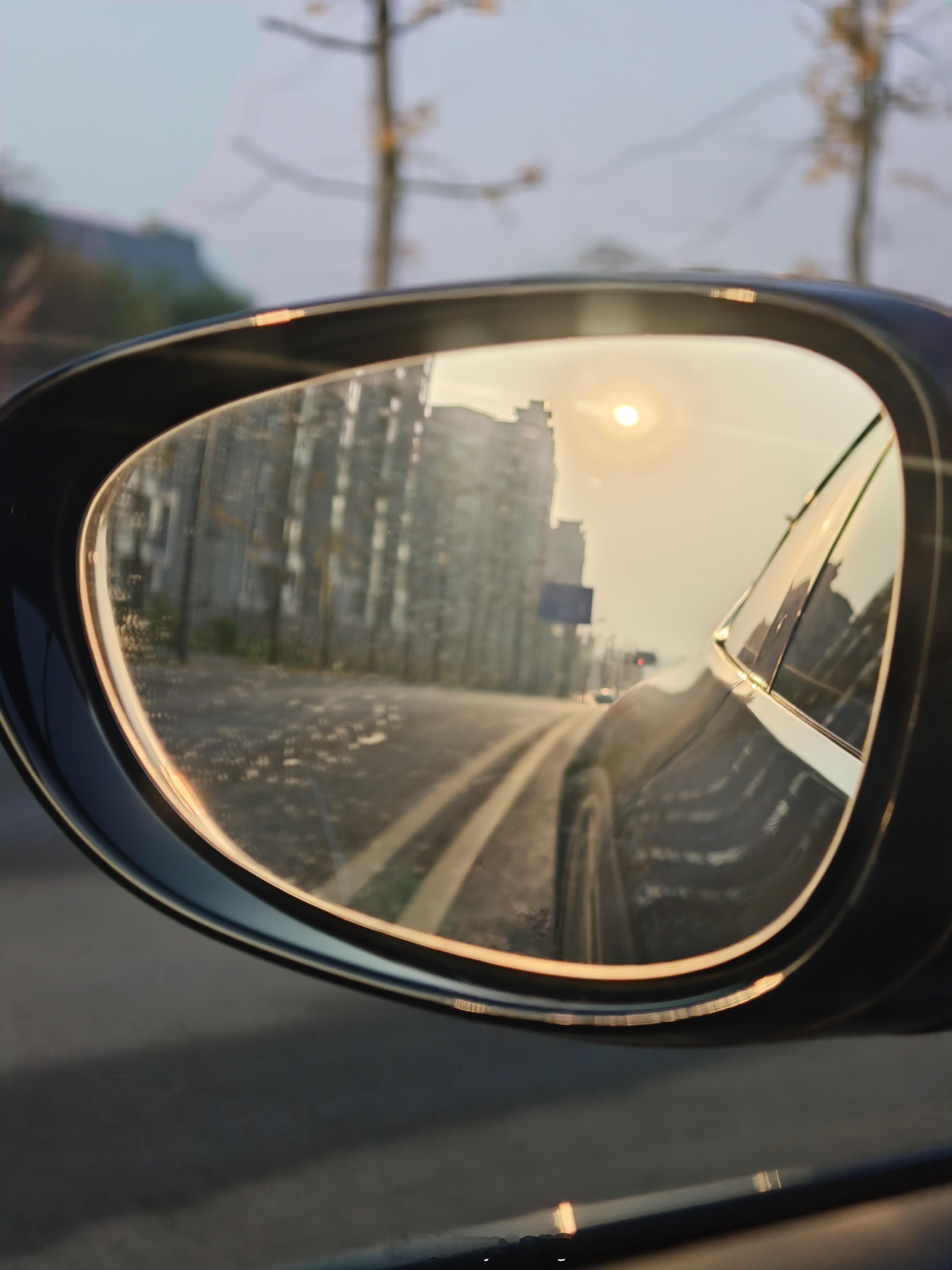 早ﾉ☀早晨的第一缕阳光～ 