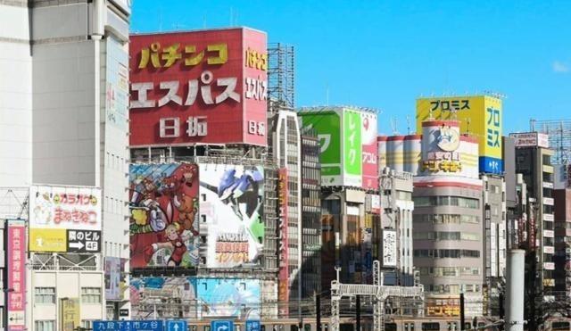 日本本想涨签证费看中国笑话，结果反被狠狠打脸！由40名游泳运动员与72名田径选手