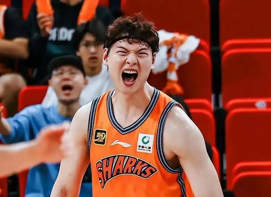 太无敌了[赞]，上海队111-86大胜新疆队，一战打出了2个无可争议的事实！
 