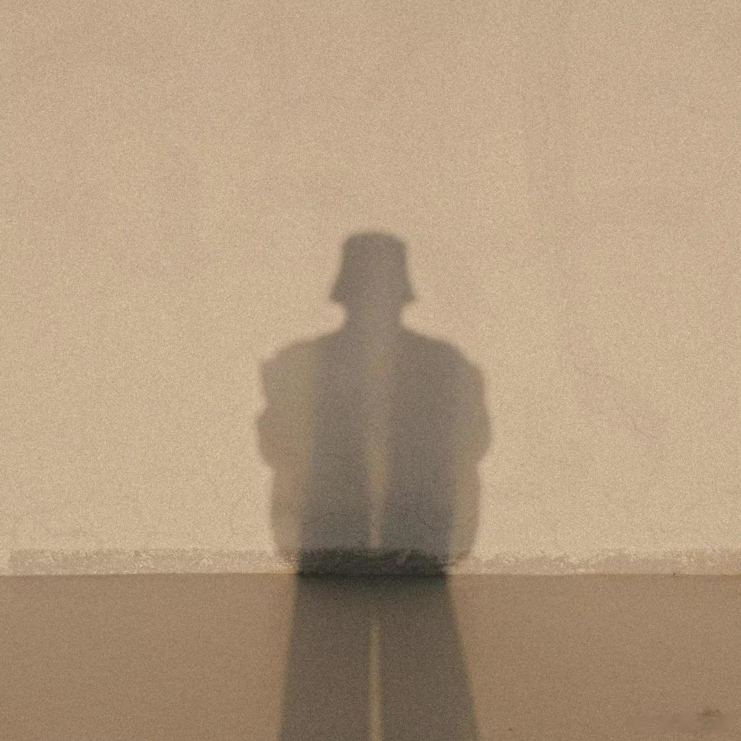 得不到回应的热情，要懂得适可而止。不亏待每一份热情，不讨好任何的冷漠。#情感语录