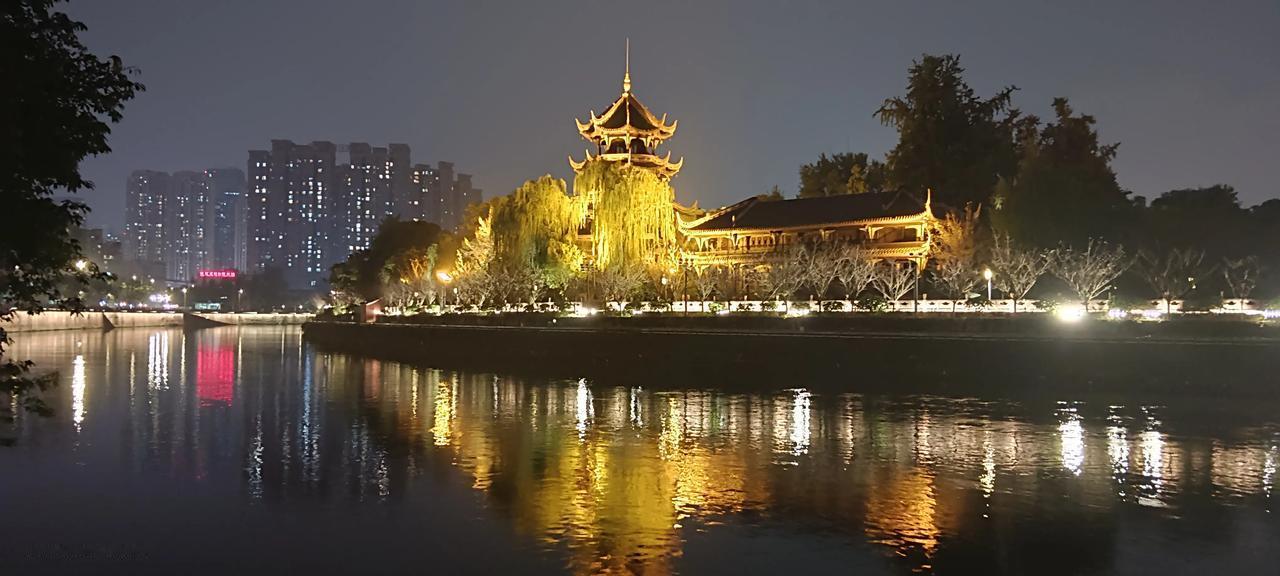 昨天买刮刮乐，20元一张刮中30元，又买一张没有中，结果倒贴10元，感觉好运气不