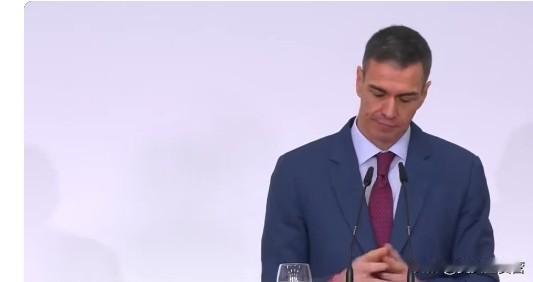 彻底杠上了！
西班牙首相桑切斯表示，他很尊重美国但即使是盟友，错了就是错了必须要
