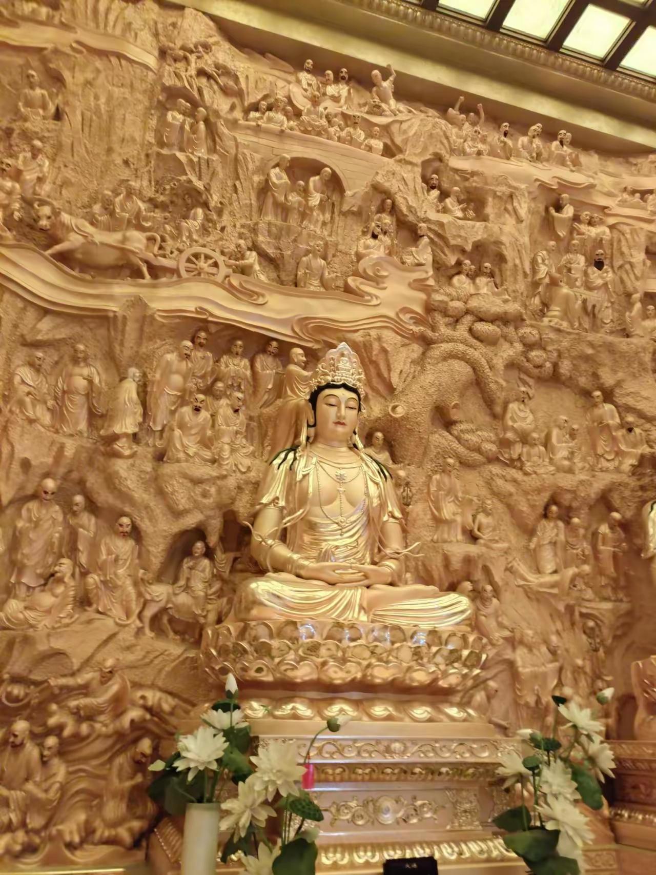 何为物？

        《中庸》“不诚无物”。王阳明说“意之所着谓物”。不诚