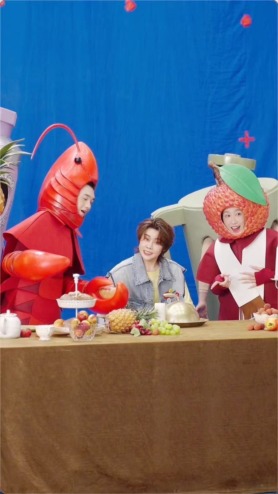 王濛这首神曲太洗脑了，看她这魔性的摇摆，心情瞬间大好🍍我的眼睛就是尺，这波一元
