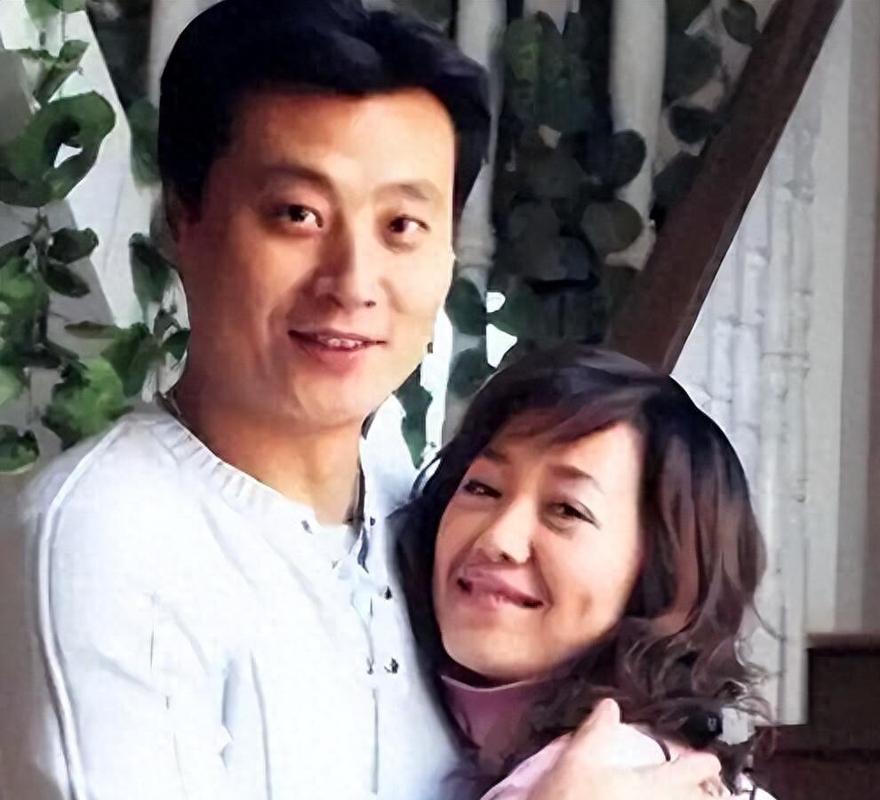换了一套又一套房子，任程伟身边始终是黄蕾
 娱乐圈诱惑多，很多人走红之后感情就变