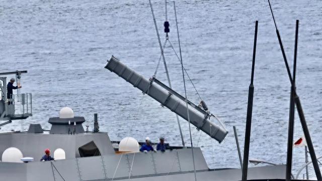 日本计划在距离台湾仅110公里的琉球群岛“与那国岛”部署中程导弹，它们到底在打什