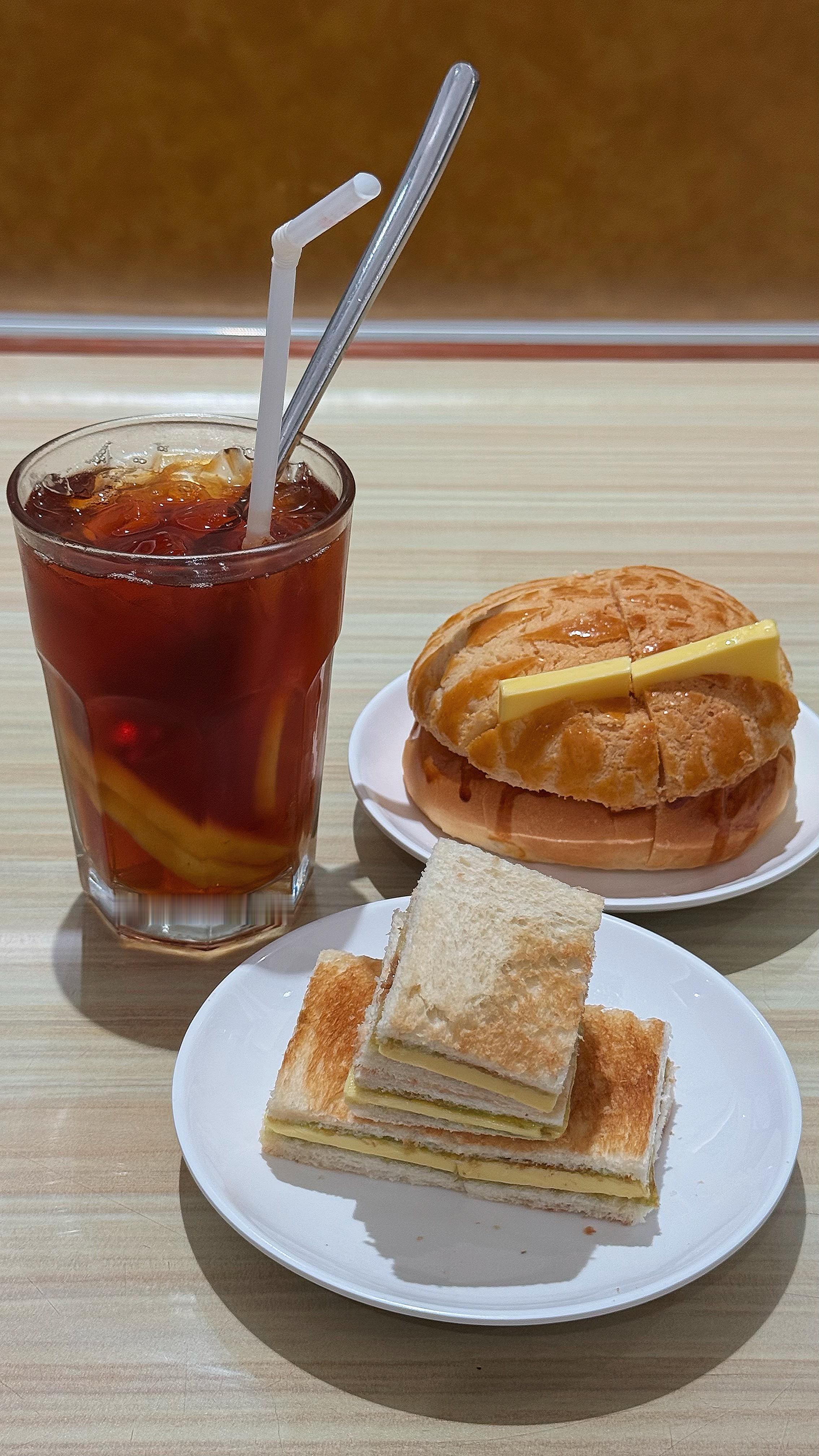 早餐吃这个会不会有点多了。。。。 