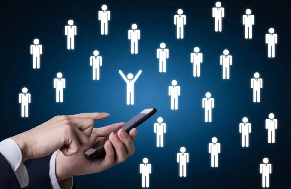 最近“E人”“I人”在职场话题里超火。现在好多企业招聘都加入性格测试，像有互联网