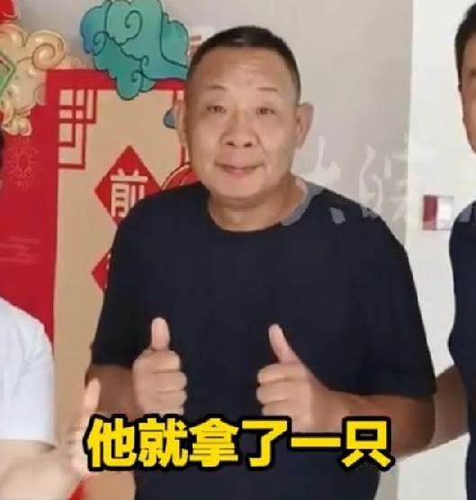 于东来活得真潇洒！人在界首溜着玩吃饭，许昌快闭店生活广场超市，人山人海排队长龙，