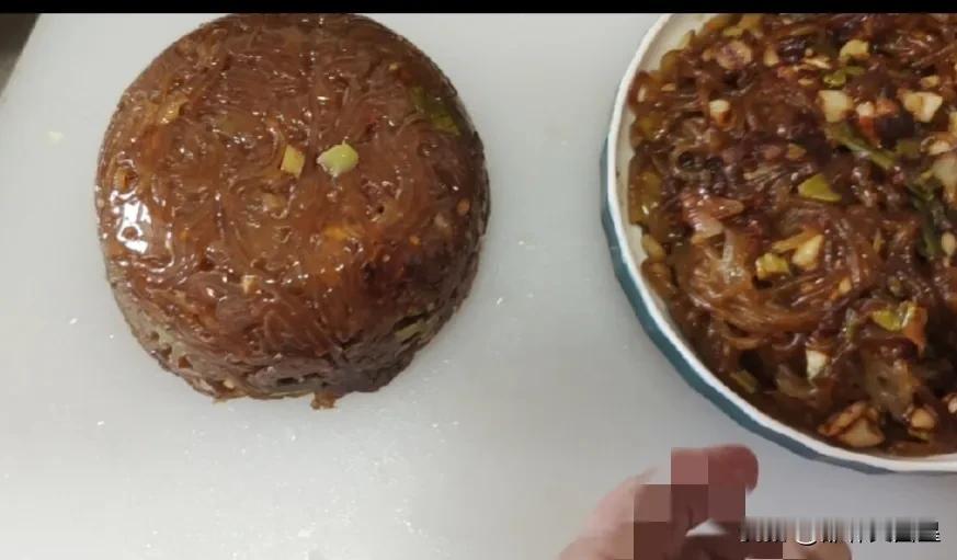 #过年必不可少的一道菜# 给大家分享一道过年必不可少的一道美食，蒸皮渣。

食材