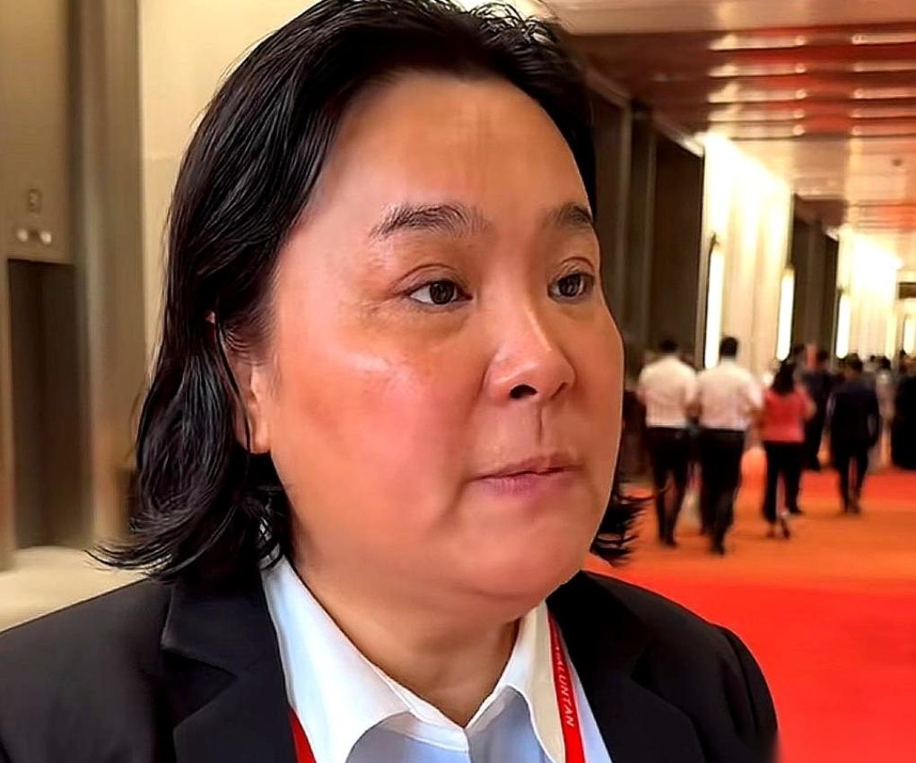 金门县的陈玉珍，在海峡论坛上，对着满场的人，不紧不慢地抛出一句话。
“希望明年，