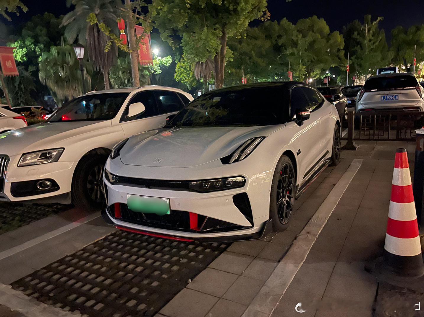 第一次见到活的极氪001fr，膜拜款爷[666] ​​​