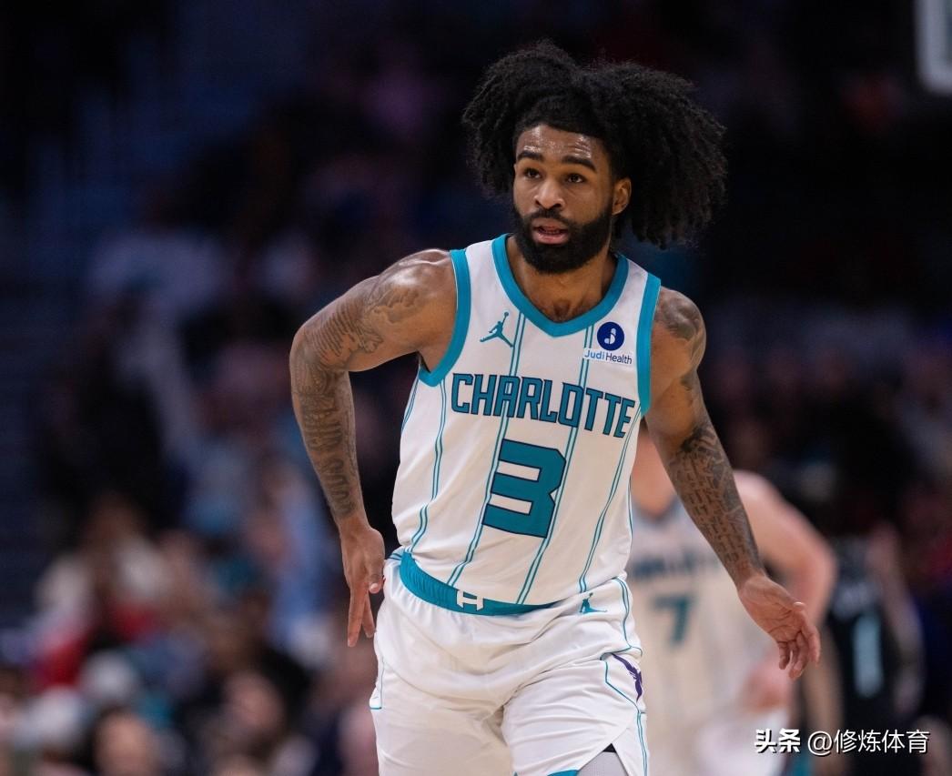 科比-怀特真香啊！加入黄蜂后，表现越来越好了：

1、在公牛——科比-怀特场均1