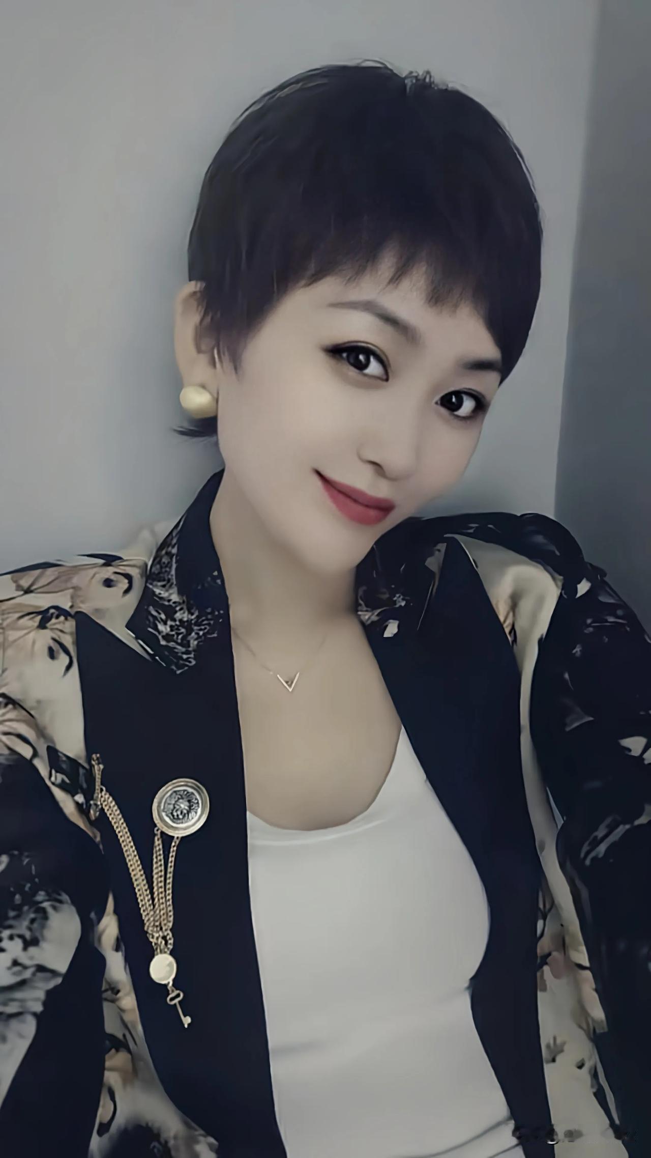 担当，是一个男人最好的风水。
温柔，是一个女人最大的力量。 ​
有格局的男人~ 