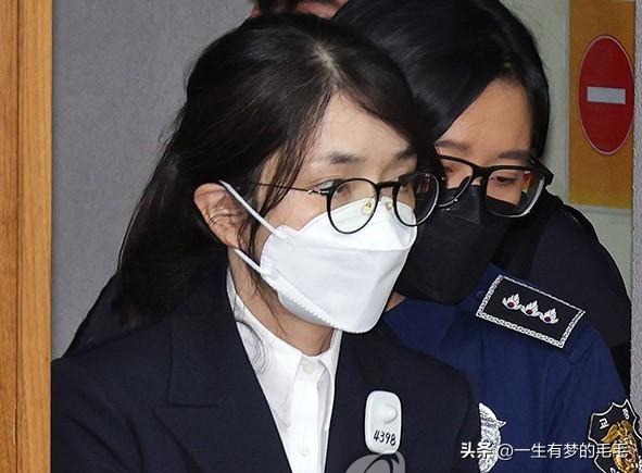 3月25日，韩国前总统尹锡悦夫人金建希案的二审开庭，一审无罪部分遭特检组抗诉，金
