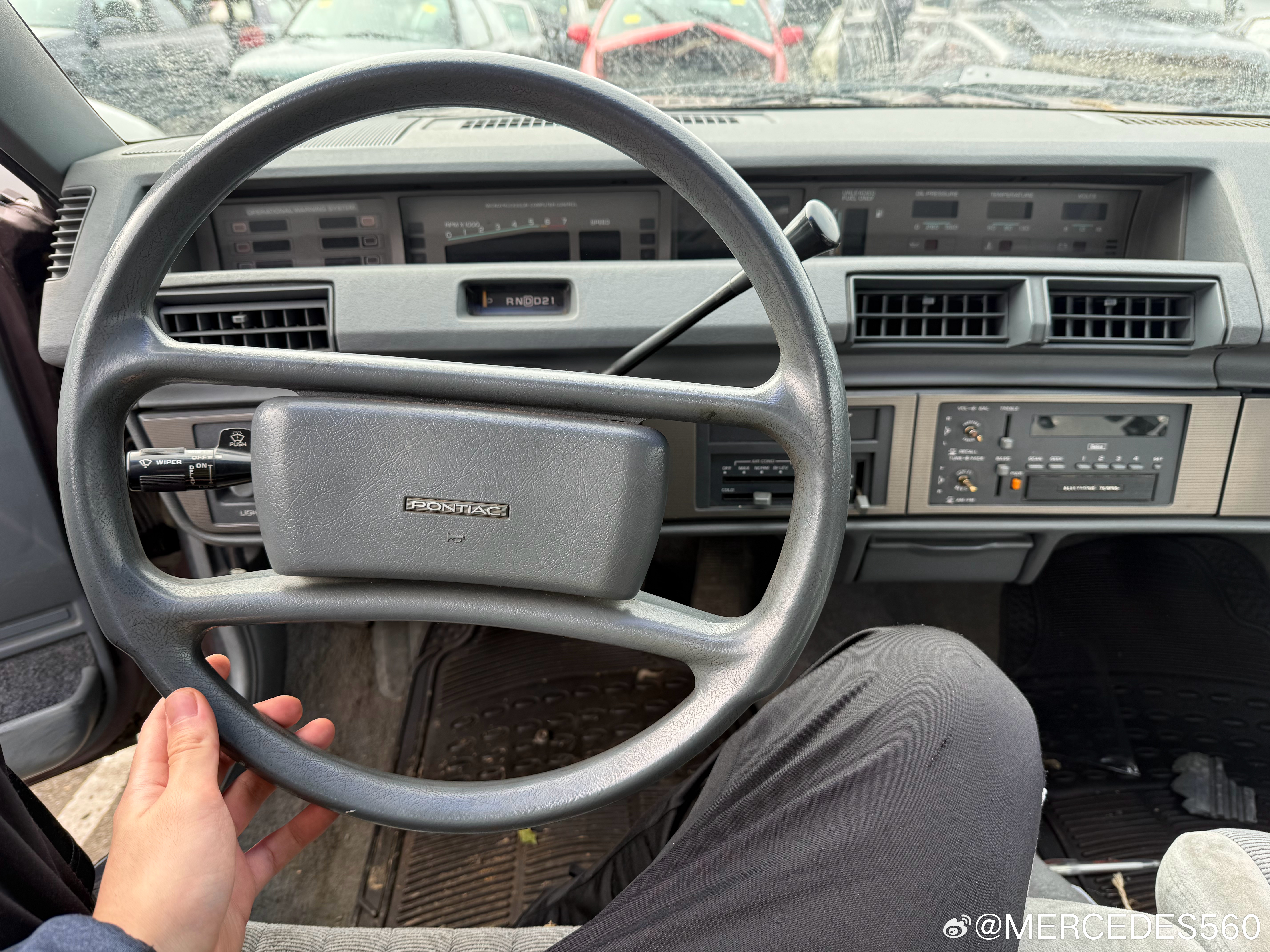 万雅德 4庞蒂亚克6000 LE 内饰 