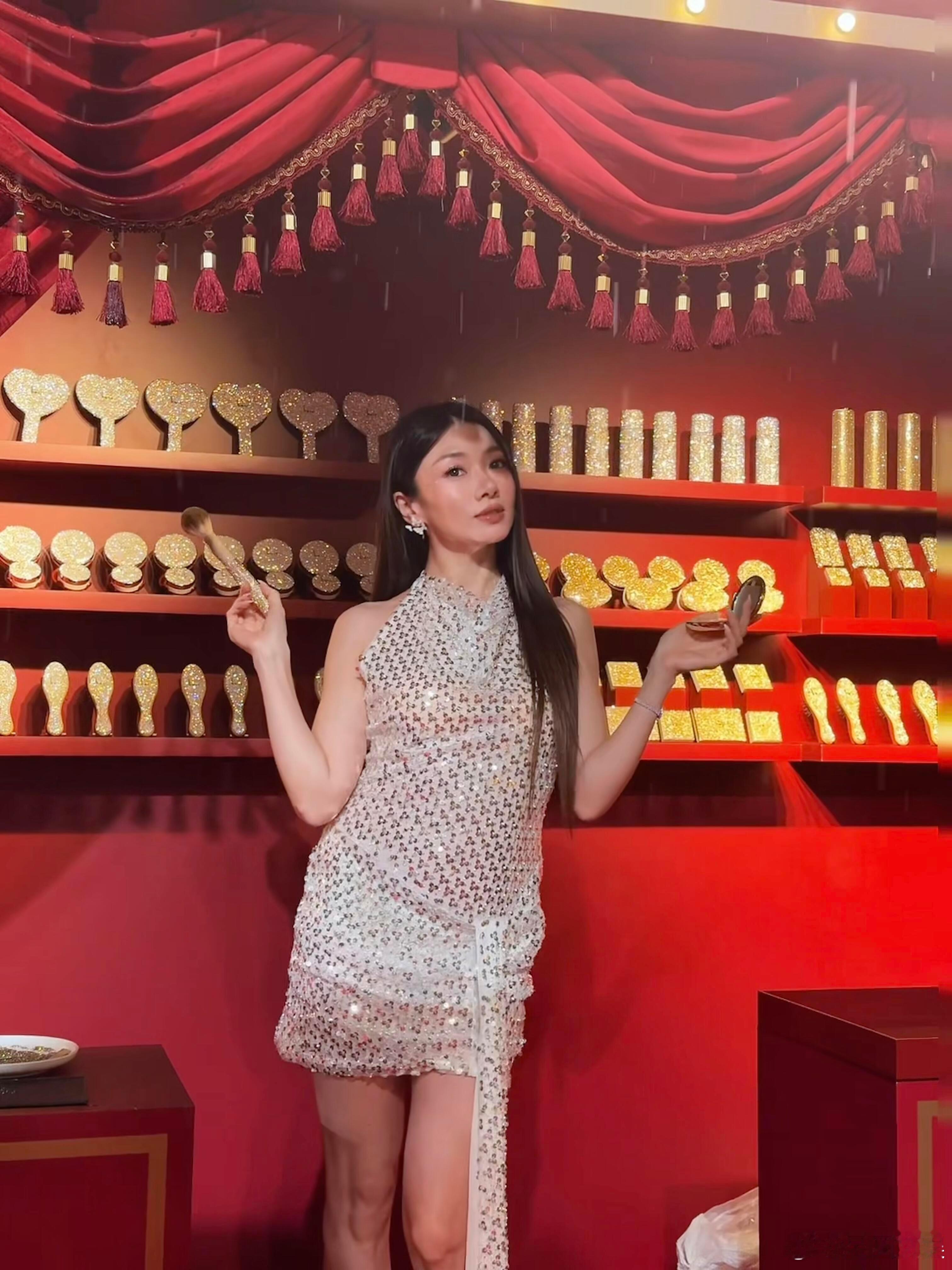 程晓玥疑似怀二胎程晓玥疑怀二胎 看起来好几个月了 ​​​