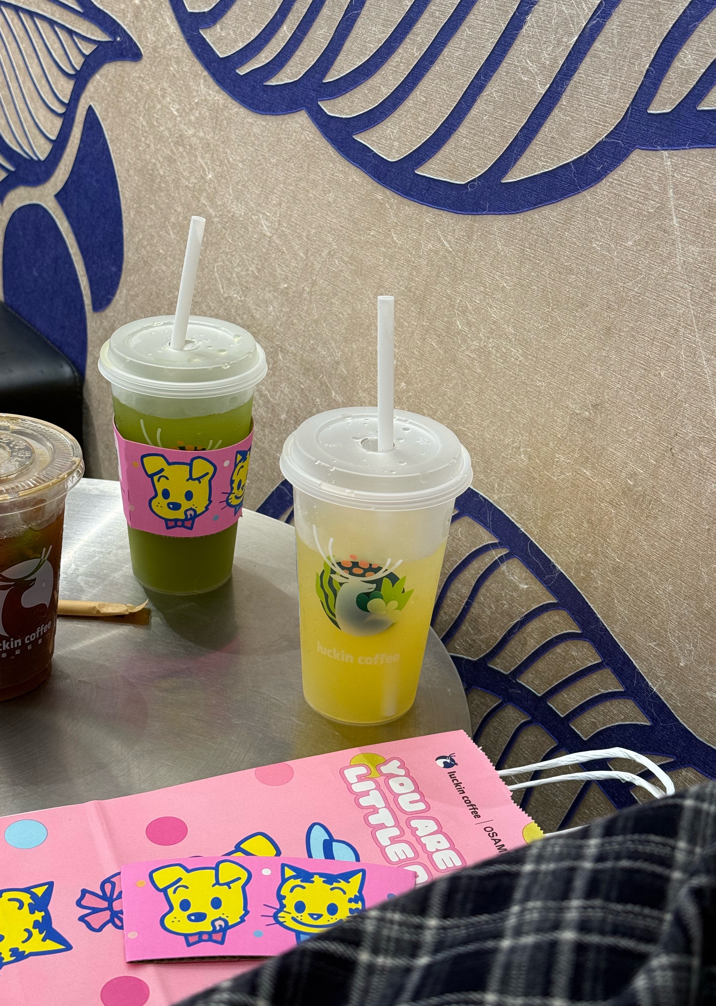 尽量少用玻璃吸管塑料的行么 店里都配 