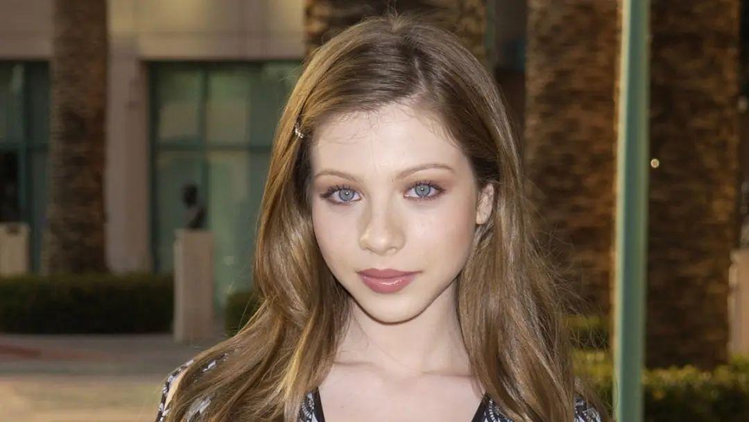 美国女演员米歇尔·特拉赫滕伯格（Michelle Trachtenberg），曾