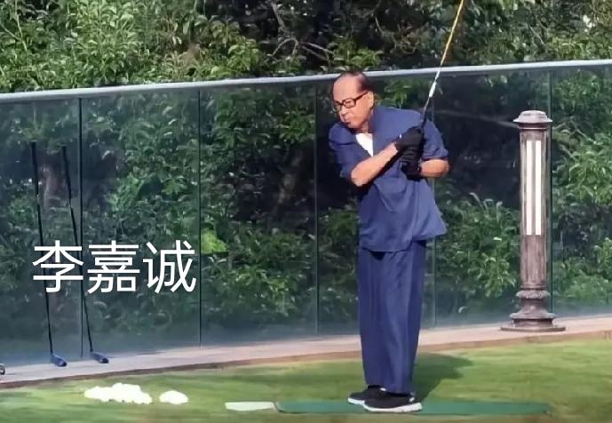 都快100岁的人了，还这么自律，打高尔夫球也是很费体力的。太拼了吧！